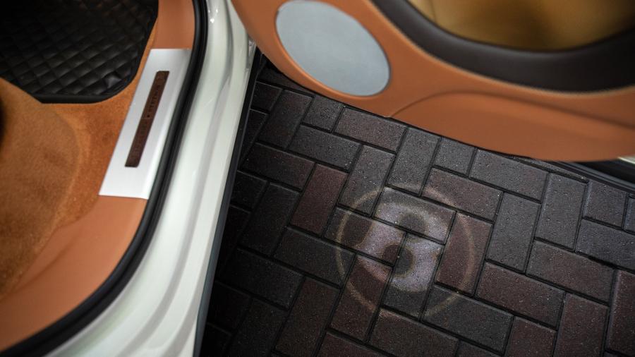 Детали экстерьера Bentley Bentayga Stetson Edition 2019 года  (NA) (фото 12 из 25)